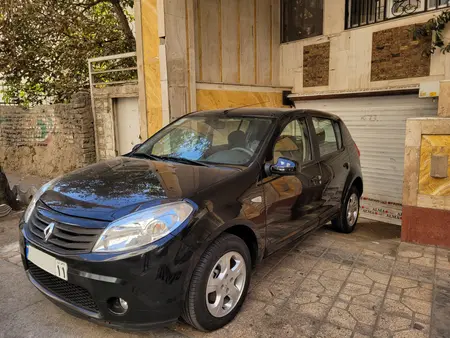 مزایده خودرو رنو، ساندرو اتوماتیک