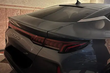 مزایده خودرو کی ام سی، J7 اتوماتیک
