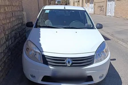 مزایده خودرو رنو، ساندرو دنده ای
