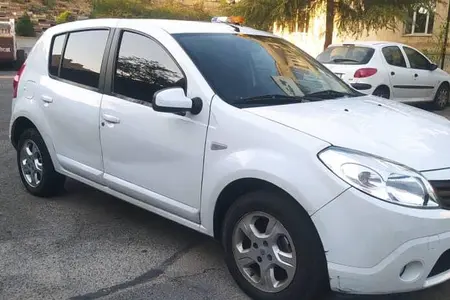 مزایده خودرو رنو، ساندرو اتوماتیک
