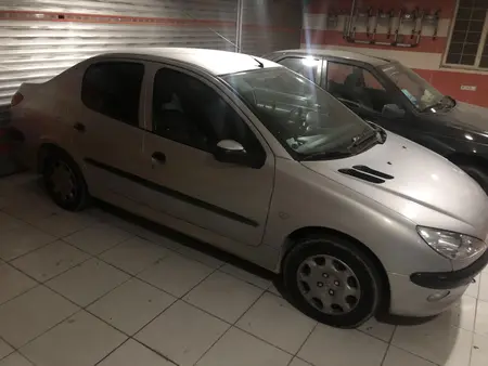 مزایده خودرو پژو، 206 SD V8