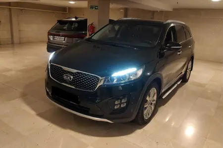 مزایده خودرو کیا، سورنتو 4 سیلندر GT لاین