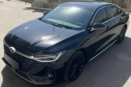 مزایده خودرو فونیکس، آریزو 8 اکسلنت