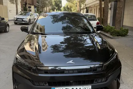 مزایده خودرو کی ام سی، J7 اتوماتیک