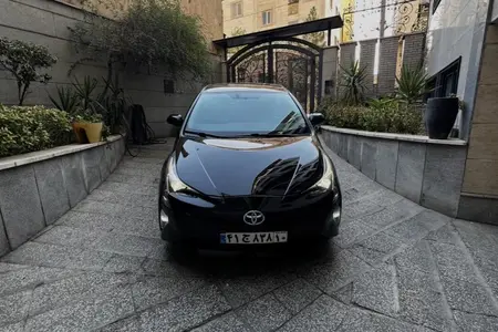 مزایده خودرو تویوتا، پریوس تیپ C