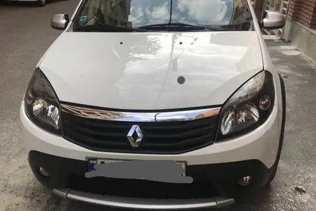 مزایده خودرو رنو، ساندرو اتوماتیک