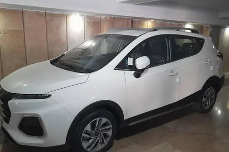 مزایده خودرو کی ام سی، SR3 1.6 لیتر