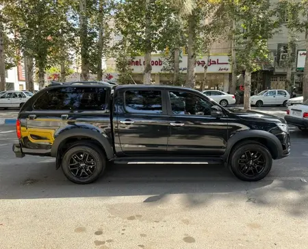 مزایده خودرو کی ام سی، T8 دنده ای