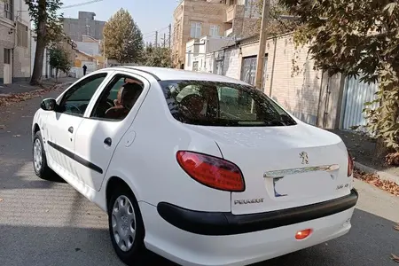 مزایده خودرو پژو، 206 SD V2