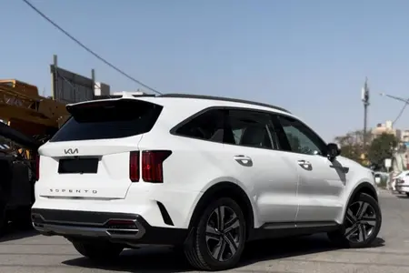 مزایده خودرو کیا، سورنتو 4 سیلندر GT لاین