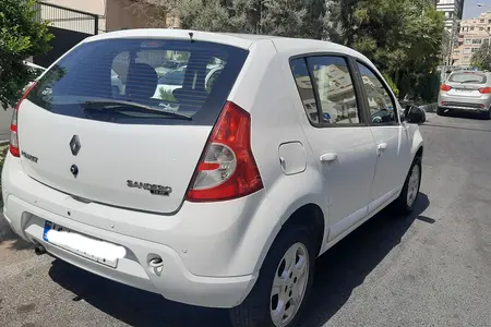 مزایده خودرو رنو، ساندرو اتوماتیک