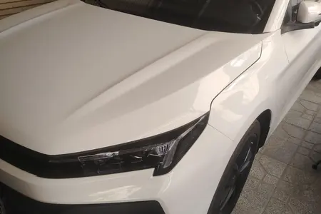 مزایده خودرو کی ام سی، J7 اتوماتیک