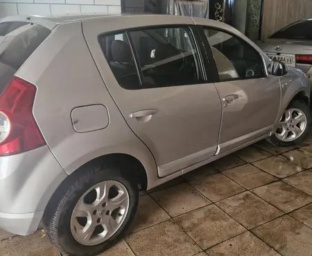 مزایده خودرو رنو، ساندرو اتوماتیک