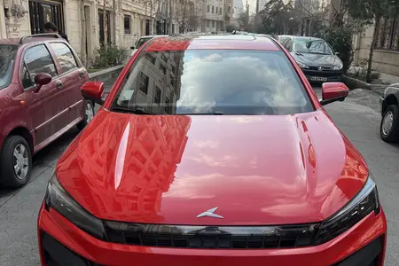 مزایده خودرو کی ام سی، J7 اتوماتیک