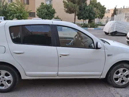 مزایده خودرو رنو، ساندرو اتوماتیک