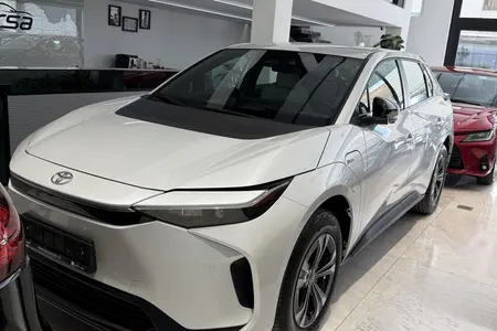 مزایده خودرو تویوتا، bz4X 615 پرو