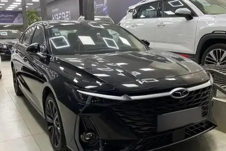 مزایده خودرو فونیکس، آریزو 8 (Z8) اکسلنت