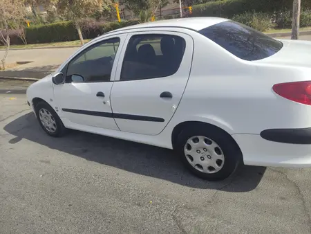 مزایده خودرو پژو، 206 SD V8