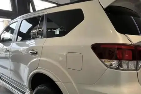مزایده خودرو نیسان، ترا اکسکلوسیو