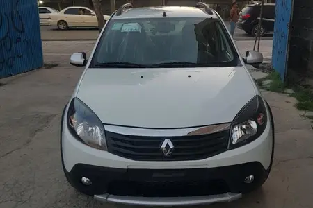 مزایده خودرو رنو، ساندرو استپ وی اتوماتیک