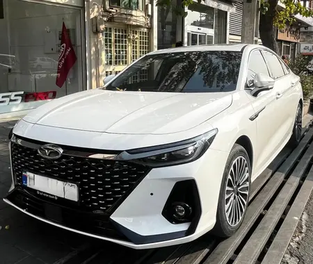 مزایده خودرو فونیکس، آریزو 8 (Z8) اکسلنت