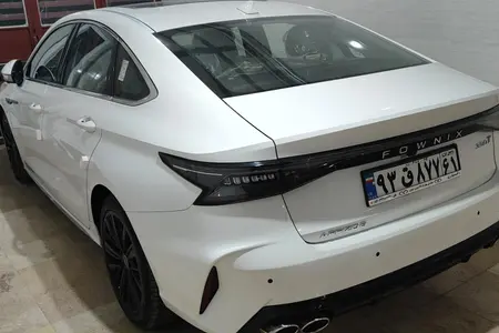 مزایده خودرو فونیکس، آریزو 8 (Z8) اکسلنت