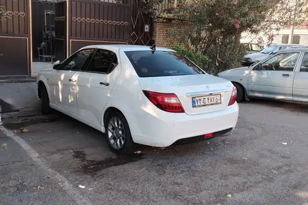 مزایده خودرو دنا، پلاس EF7 اتوماتیک توربو ساده