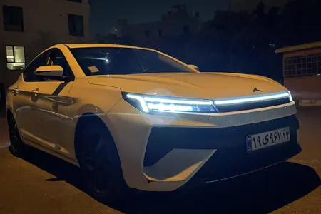 مزایده خودرو کی ام سی، J7 اتوماتیک