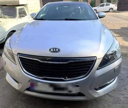 مزایده خودرو کیا، کادنزا اتوماتیک