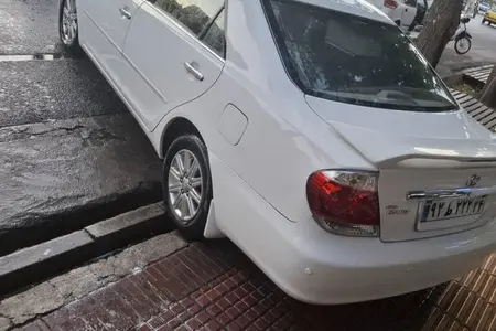 مزایده خودرو تویوتا، کمری GLI