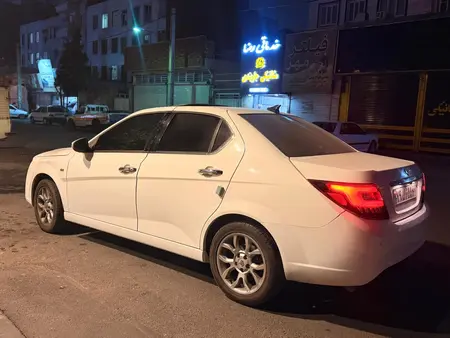 مزایده خودرو دنا، پلاس EF7 اتوماتیک توربو ساده
