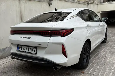 مزایده خودرو کی ام سی، J7 اتوماتیک
