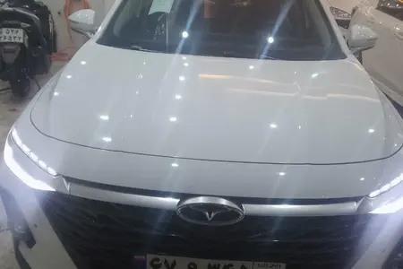 مزایده خودرو فونیکس، آریزو 8 (Z8) اکسلنت