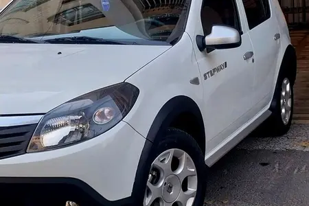 مزایده خودرو رنو، ساندرو اتوماتیک