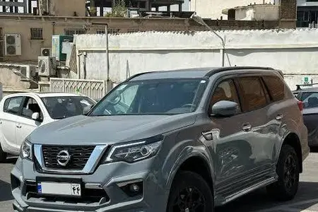 مزایده خودرو نیسان، ترا اکسکلوسیو