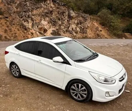 مزایده خودرو هیوندای، اکسنت 1.6 لیتر بلو