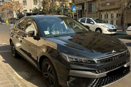 مزایده خودرو کی ام سی، J7 اتوماتیک