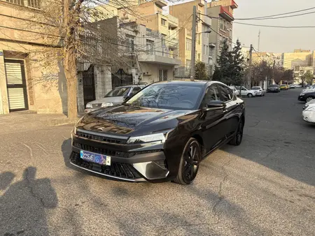 مزایده خودرو کی ام سی، J7 اتوماتیک