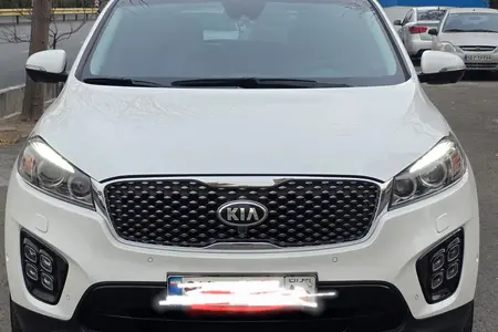 مزایده خودرو کیا، سورنتو 4 سیلندر GT لاین