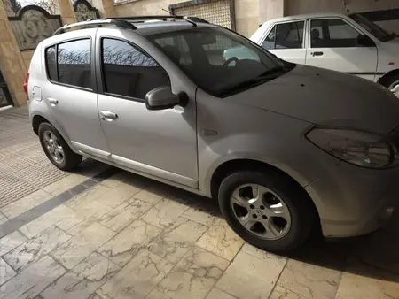 مزایده خودرو رنو، ساندرو اتوماتیک