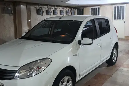مزایده خودرو رنو، ساندرو اتوماتیک