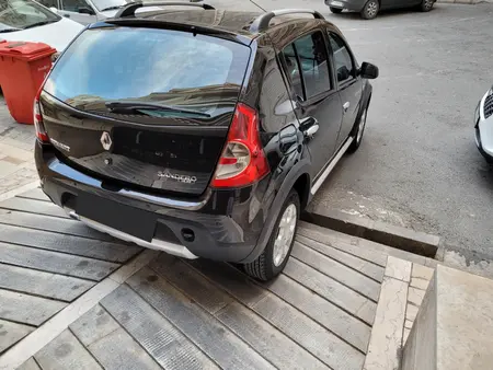 مزایده خودرو رنو، ساندرو استپ وی اتوماتیک