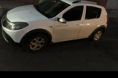 مزایده خودرو رنو، ساندرو اتوماتیک