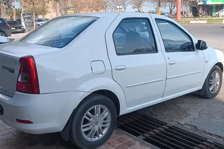 مزایده خودرو رنو، پارس تندر اتوماتیک