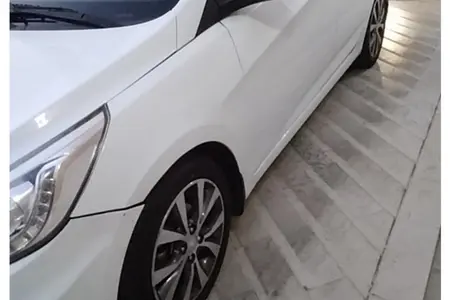 مزایده خودرو هیوندای، اکسنت 1.6 لیتر بلو