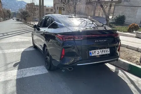 مزایده خودرو کی ام سی، J7 اتوماتیک