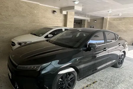 مزایده خودرو کی ام سی، J7 اتوماتیک
