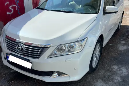 مزایده خودرو تویوتا، اریون گرند