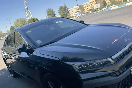 مزایده خودرو کی ام سی، J7 اتوماتیک