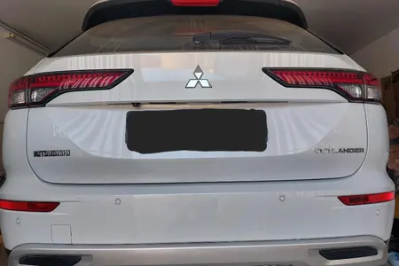 مزایده خودرو میتسوبیشی، اوتلندر دو دیفرانسیل M لاین